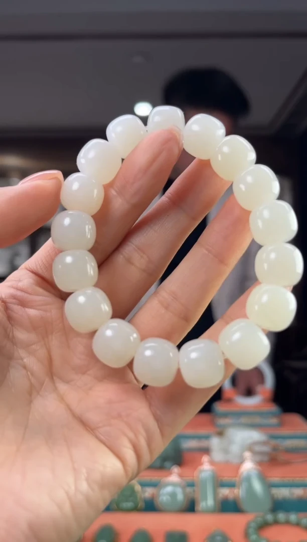 颈饰未镶嵌和田玉佩佩13mm左右