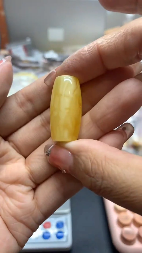 未镶嵌琥珀珠宝奇石607