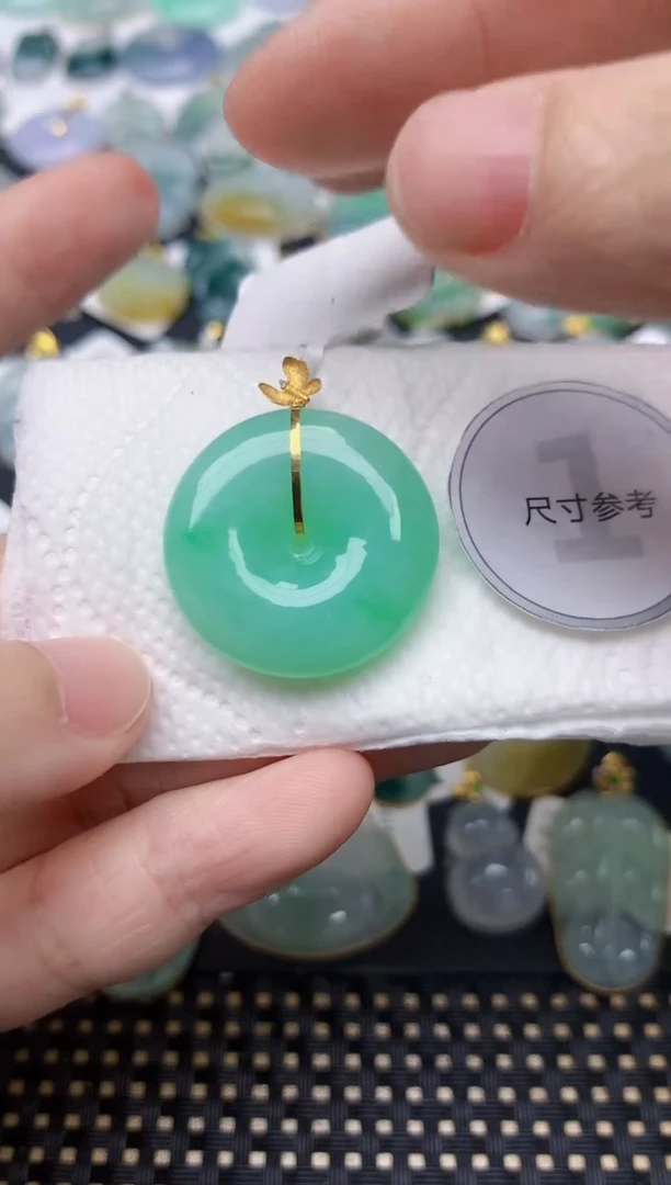 颈饰18K金镶嵌翡翠天然缅甸A货翡翠