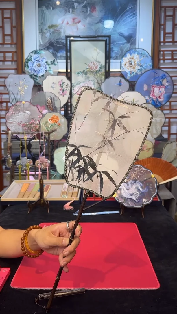 扇子哈*.纯手工苏绣团扇