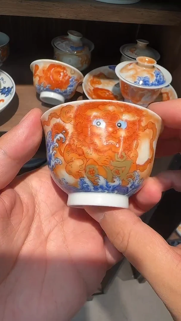 索**斯【初谨】青花矾红醒狮单杯