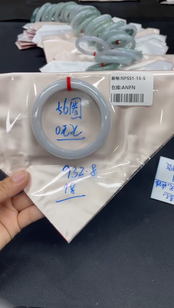未镶嵌手镯翡翠翡翠手镯