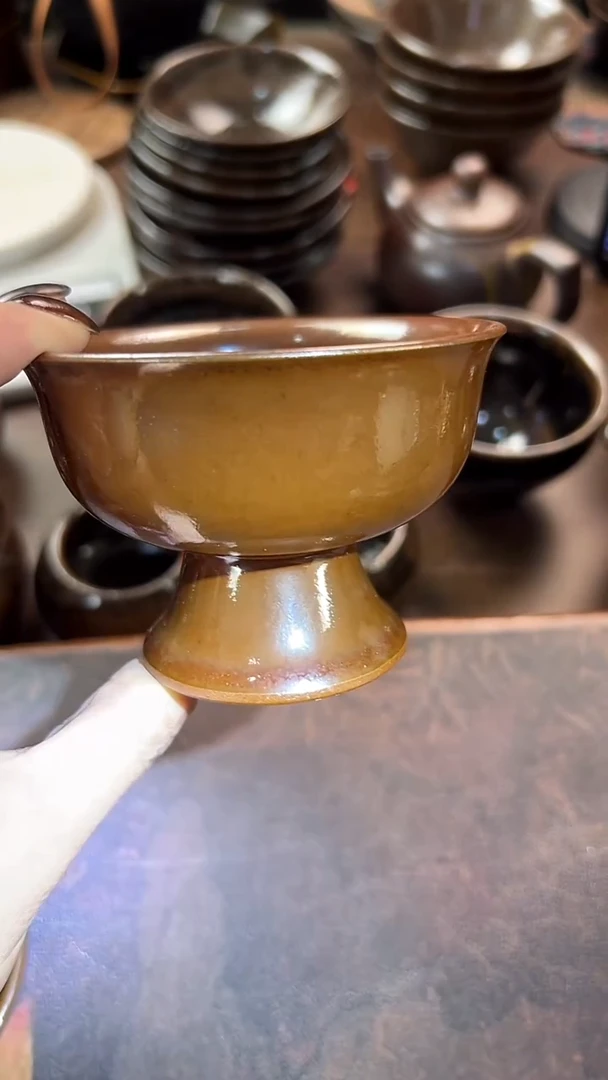 云****清特色窑变色的高足杯