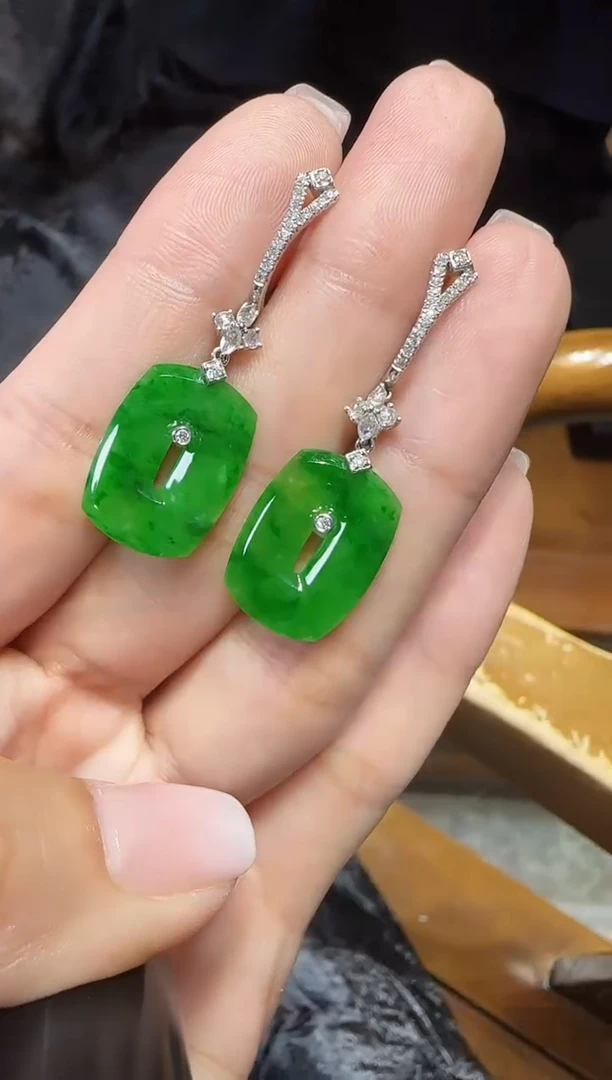 翡翠18K金镶嵌耳饰方糖