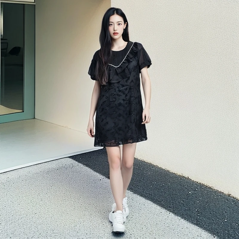 2025夏季新款轻奢风设计感时尚气质显瘦蕾丝复古法式甜美连衣裙