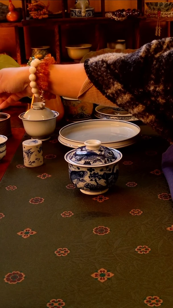 【 鱼 藻 盖 碗  】