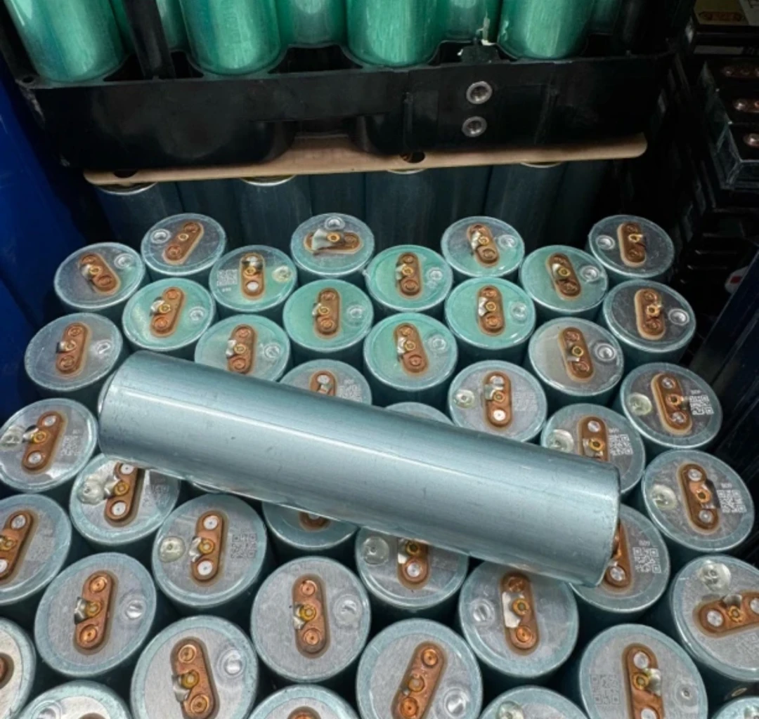 3.2V圆柱磷酸铁锂单体《到手一个》适用于二轮三轮车户外电源33140