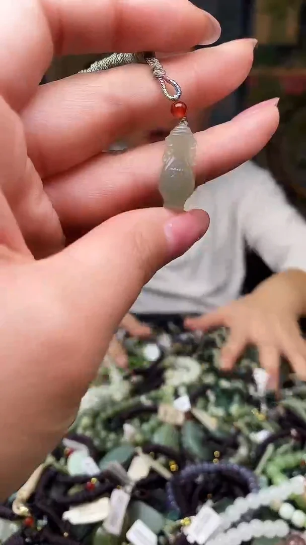 颈饰未镶嵌和田玉多样性发货，拍一发一