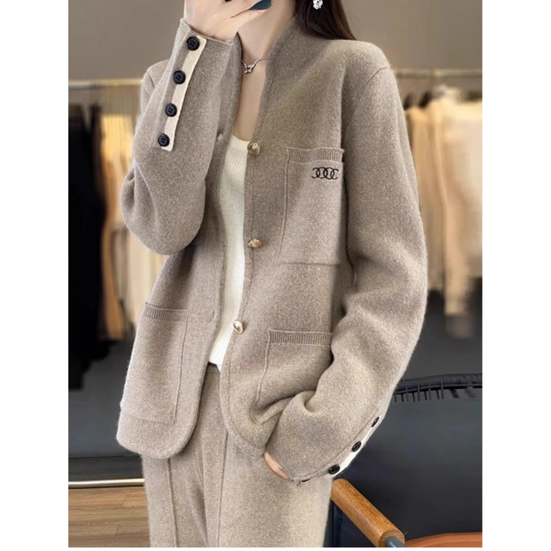 女装秋季2025年新款气质立领带兜设计羊绒开衫加厚宽松针织衫外套