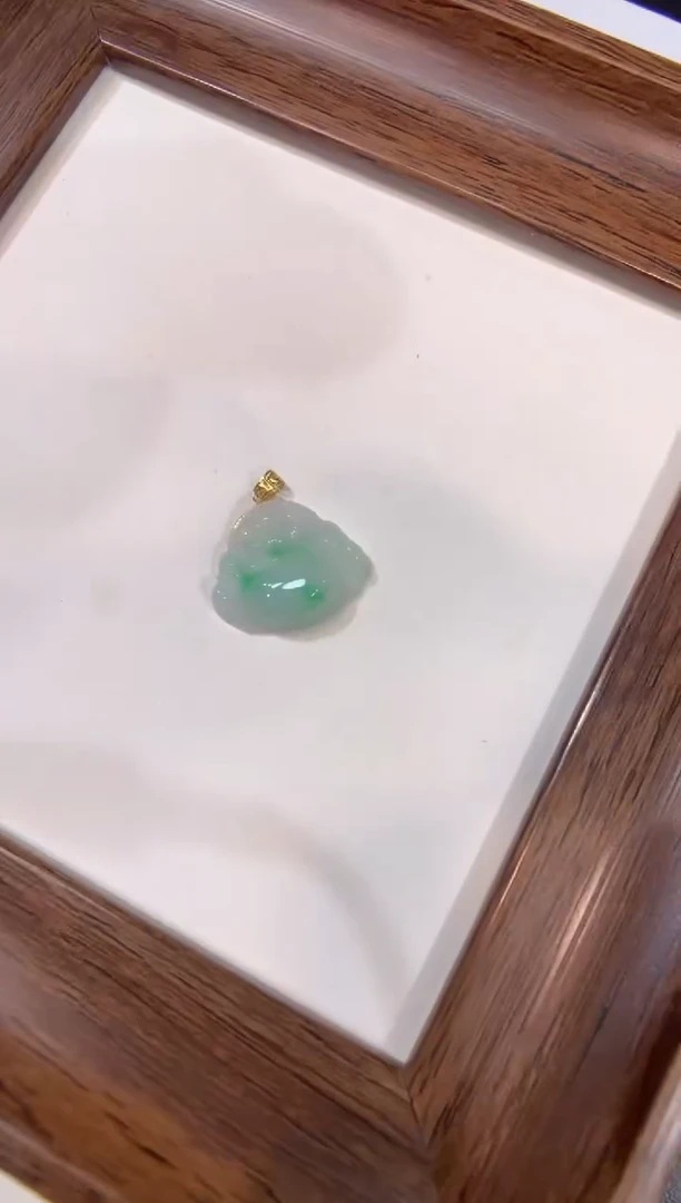 颈饰18K金镶嵌翡翠佛公