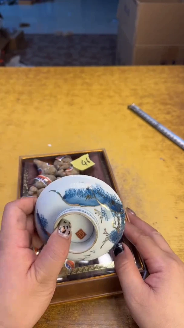 兰**士瓷器瓷器瑕疵破破46俩件