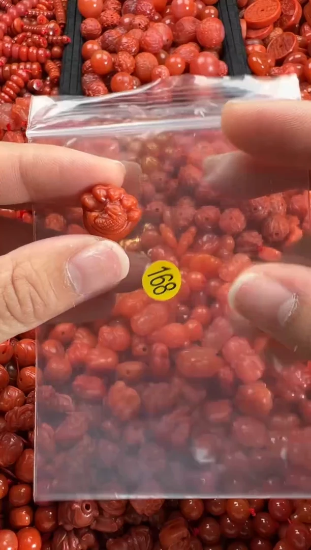 【闪购商品】南红玛瑙颈饰未镶嵌1