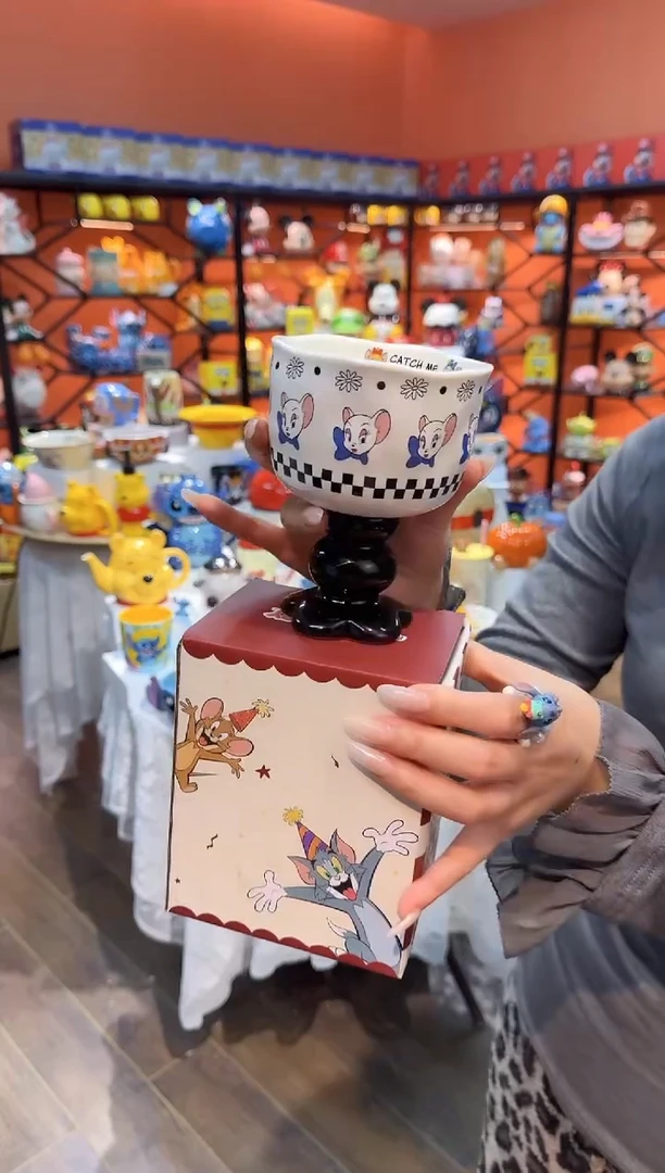 瓷片@@猫和老鼠黑色陶瓷高足杯
