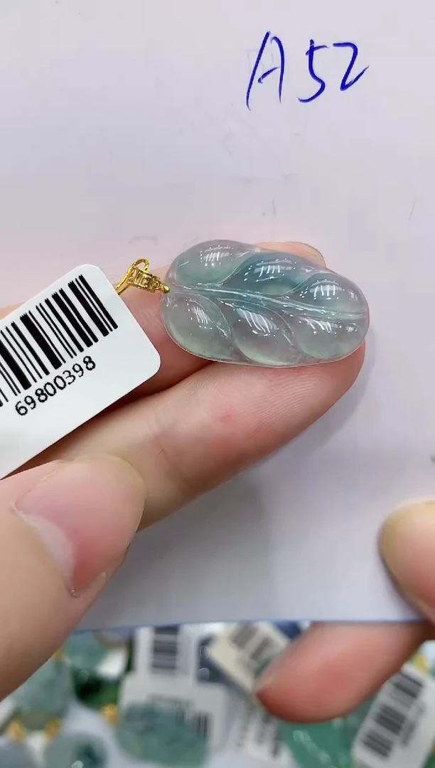 翡翠18K金镶嵌颈饰111111111