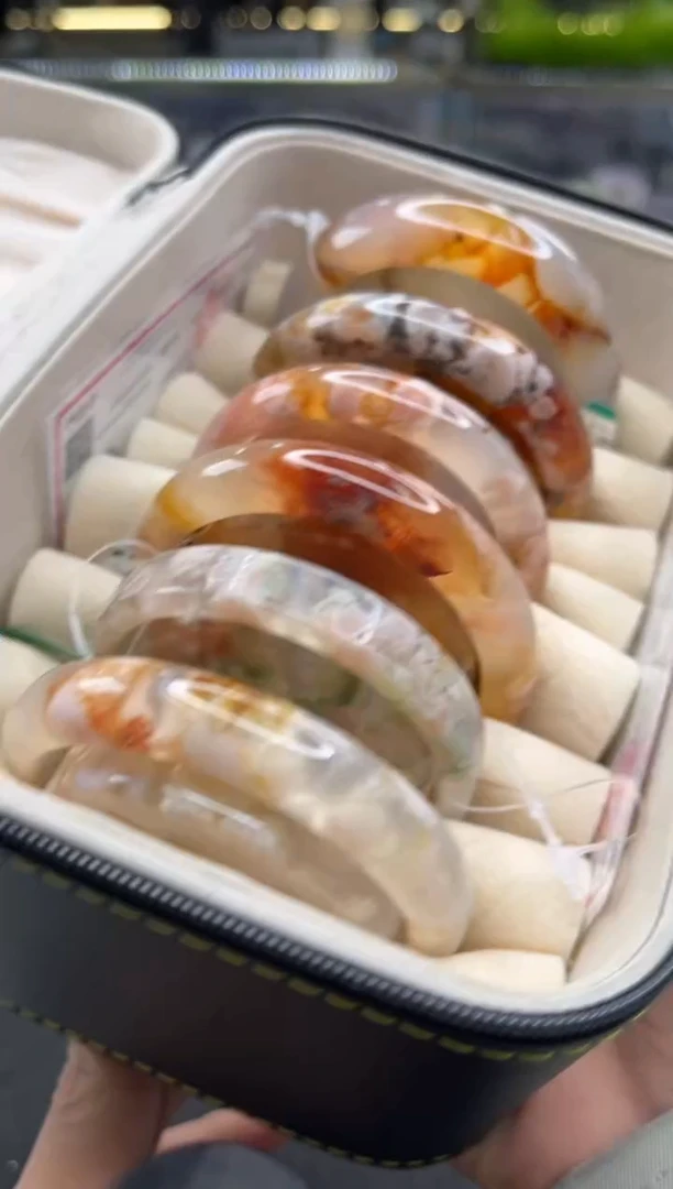 未镶嵌手镯石英质玉尘*丷圈口（赠品镯心）