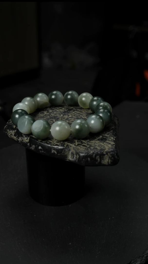 未镶嵌手串和田玉x**s和田玉白玉带翠手串卡14mm