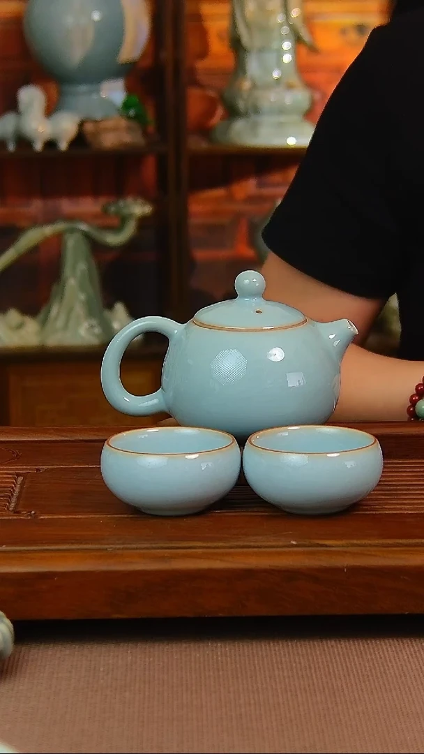 汝瓷茶具支钉烧西施壶带两杯，不完美