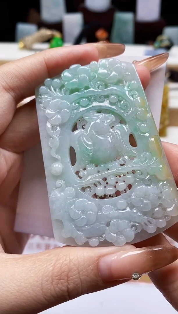 颈饰未镶嵌翡翠翡翠A货