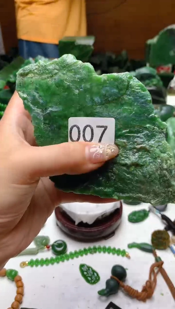 未镶嵌和田玉（碧玉）珠宝半成品1