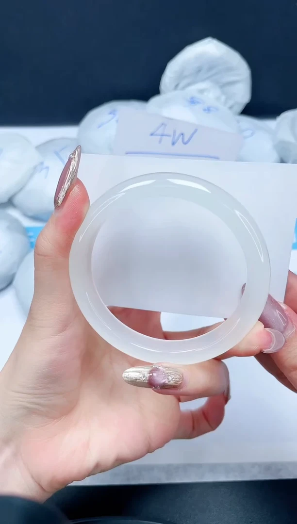 【闪购商品】石英质玉手镯未镶嵌475-60