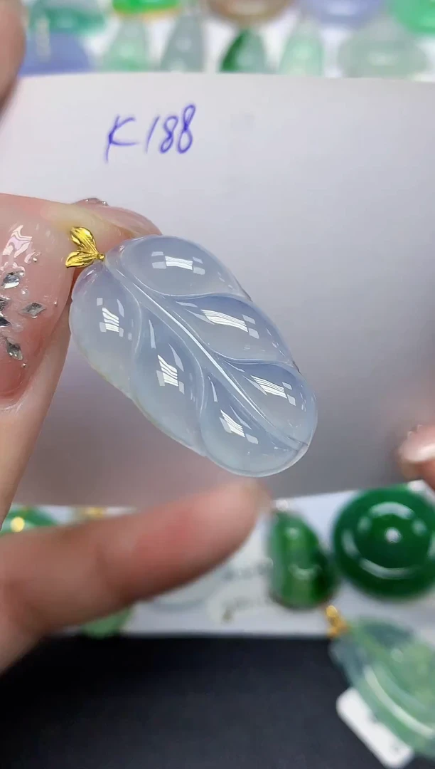 颈饰18K金镶嵌翡翠天然缅甸翡翠A货翡翠百元以上9元证书费自理