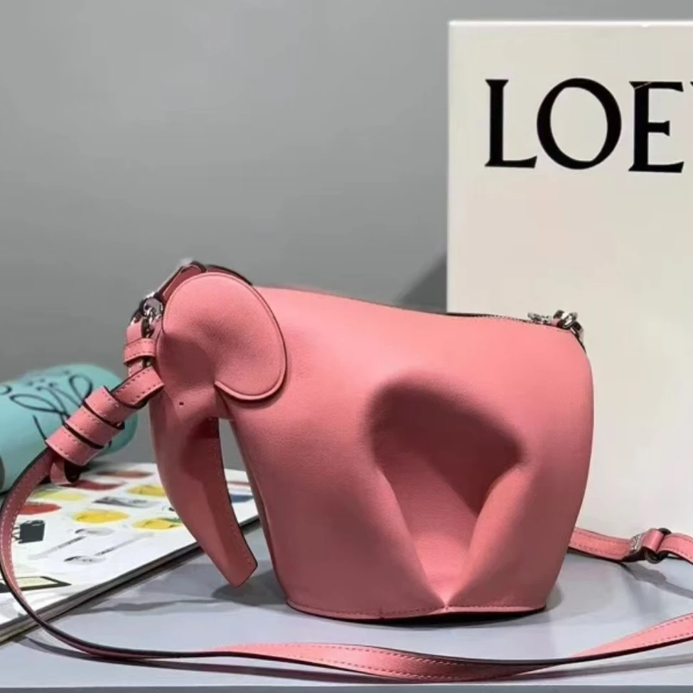 95新 LOEWE/罗意威 青奢荟/罗意威小象斜挎包/74381
