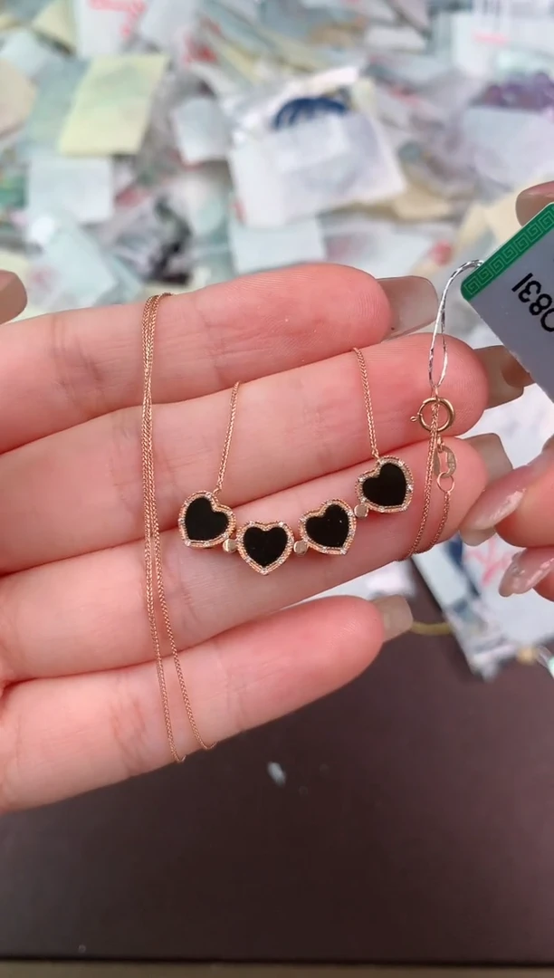 翡翠挂件18K金镶嵌一