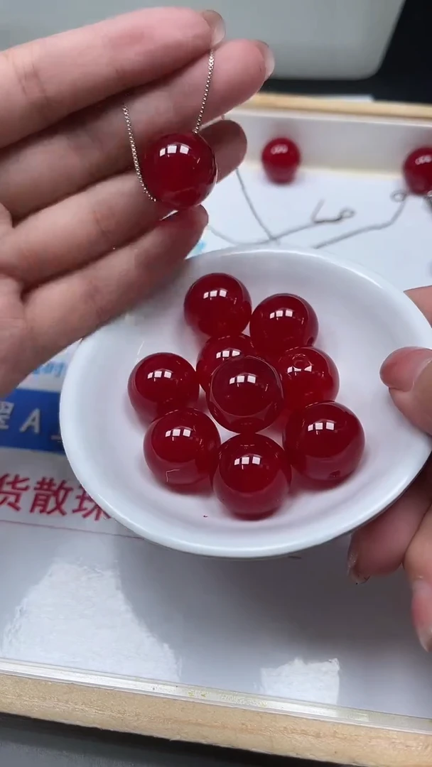 未镶嵌散珠玛瑙/玉髓B562 鸽血红18mm1个15元