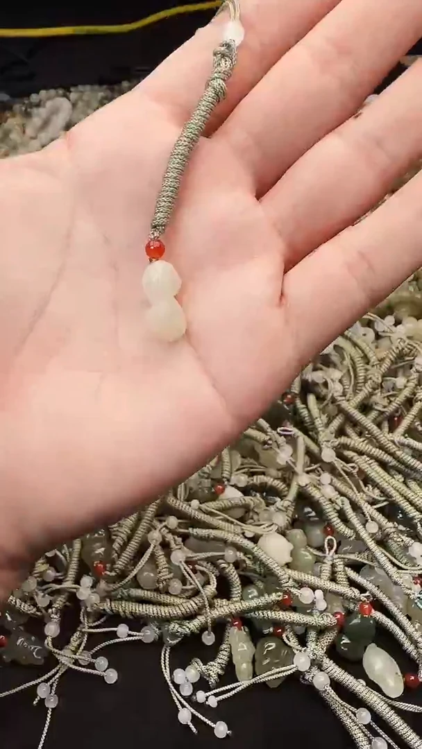 和田玉未镶嵌颈饰拍一发一