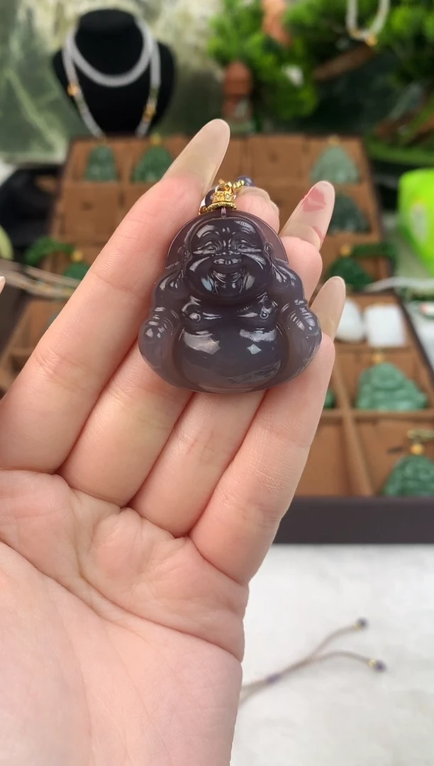 颈饰未镶嵌和田玉吊坠