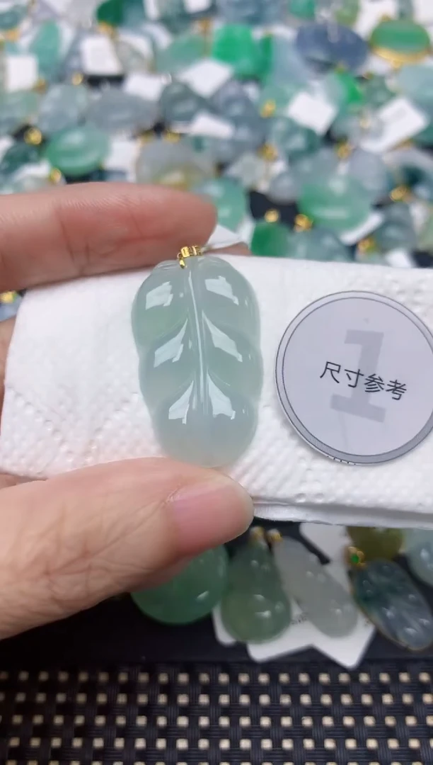 颈饰18K金镶嵌翡翠天然缅甸A货翡翠