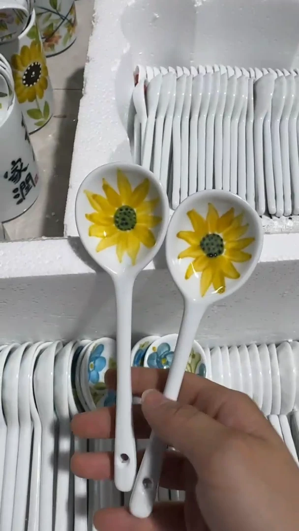 瓷片景德镇手绘釉中彩（食品级）长柄勺一对