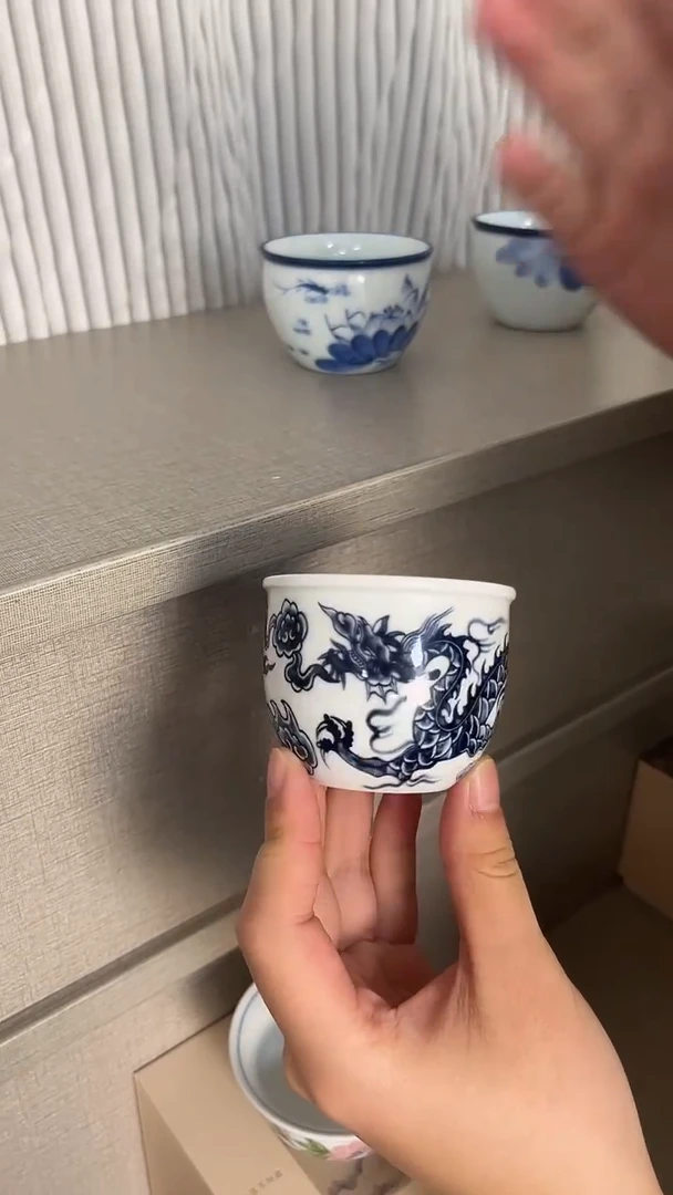 景德镇高温瓷回首云龙缸杯