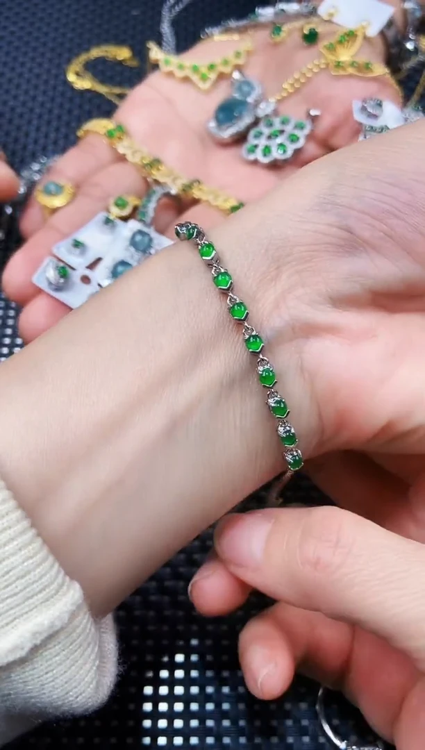 【闪购商品】翡翠手链未镶嵌111111111