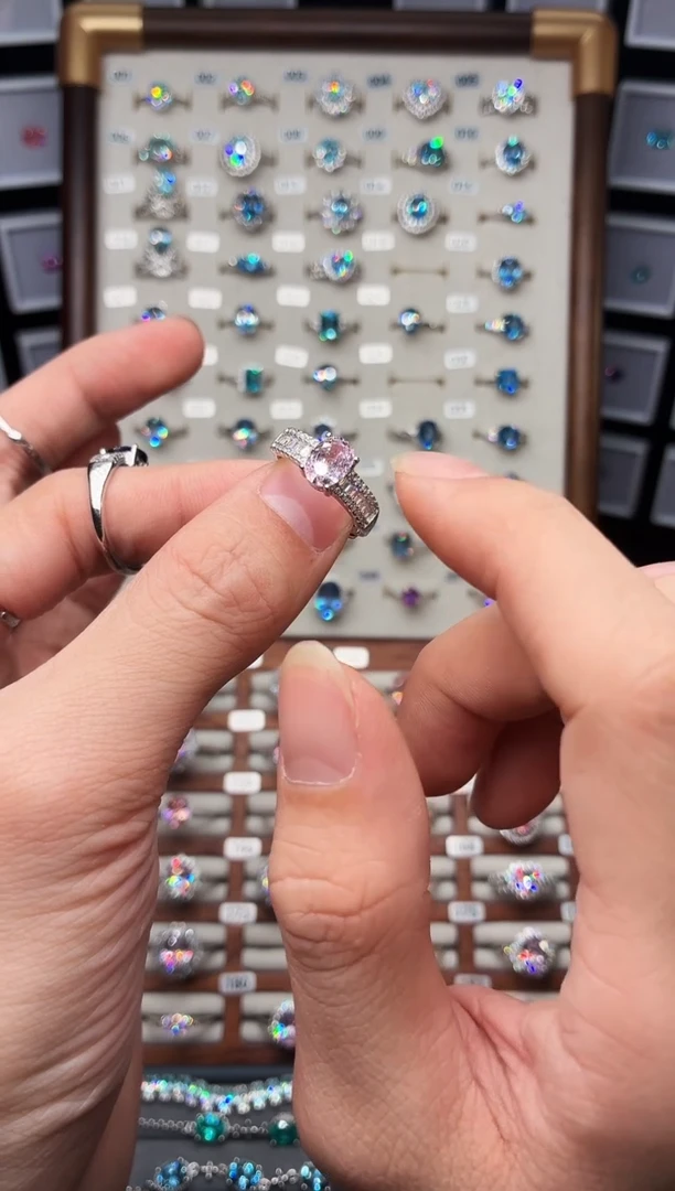 银S925镶嵌戒指绿柱石（摩根石）1888