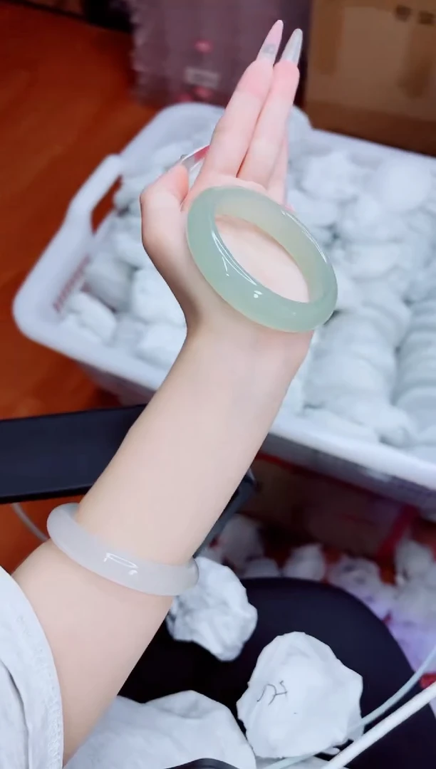 石英质玉手镯未镶嵌121/60.3