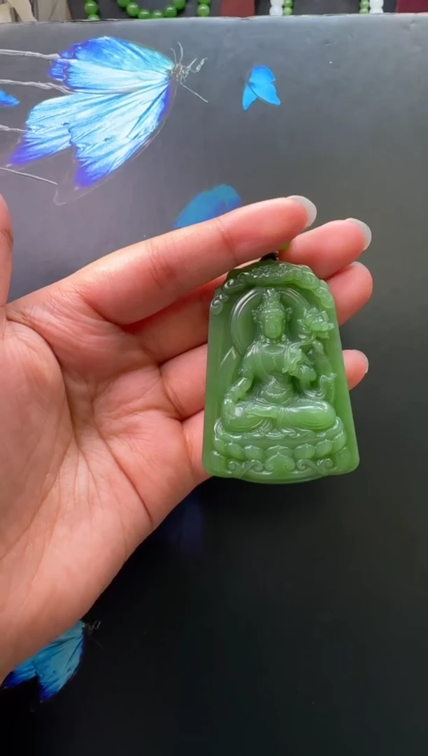 颈饰未镶嵌和田玉吊坠