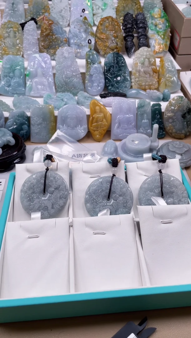 【闪购商品】翡翠颈饰未镶嵌天然缅甸A货翡翠多样性发一九龙扣75