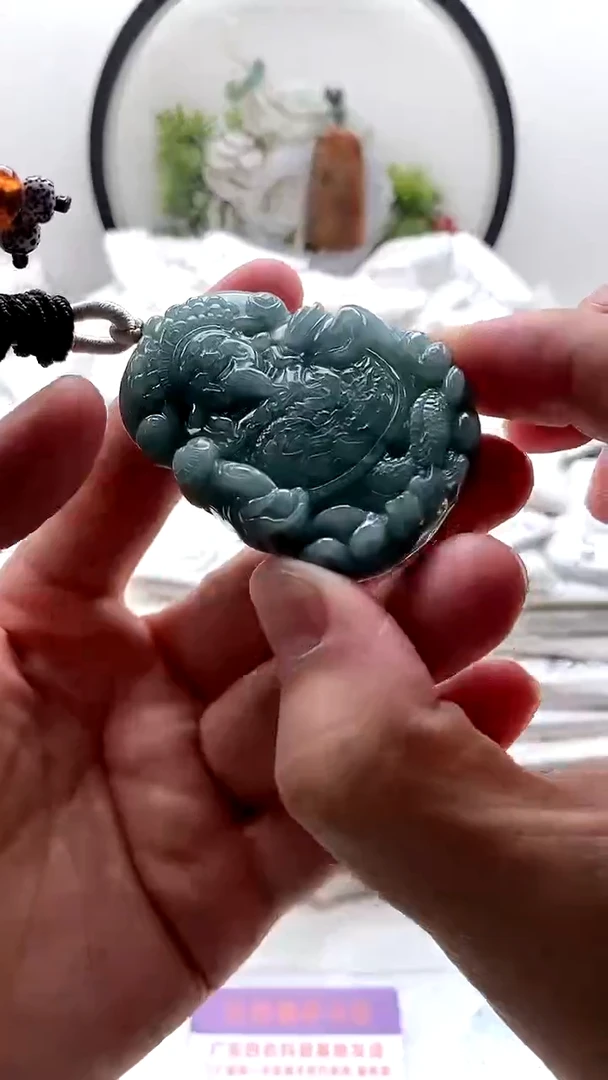 颈饰未镶嵌翡翠财神