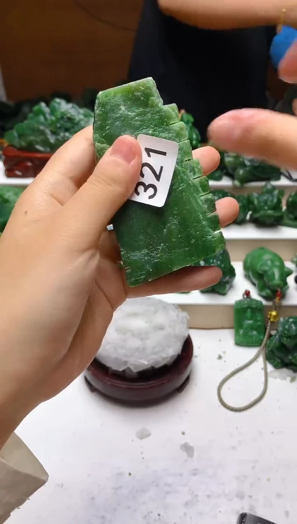 未镶嵌和田玉（碧玉）珠宝半成品1