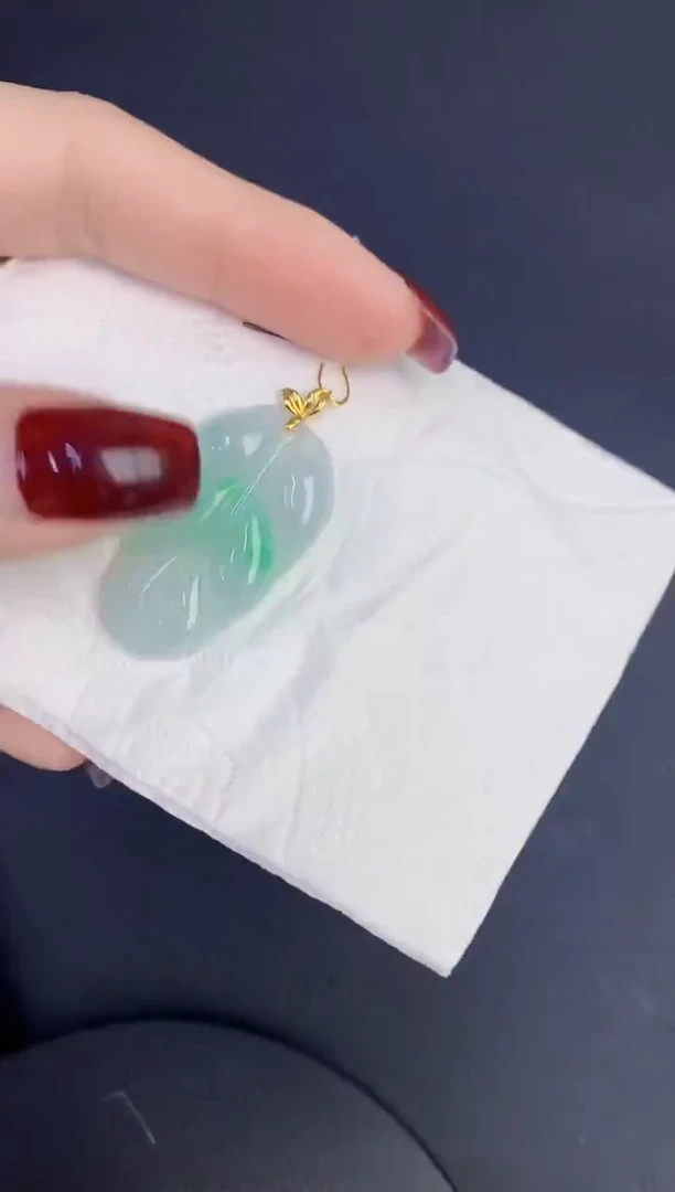 颈饰18K金镶嵌翡翠缅甸天然翡翠a货