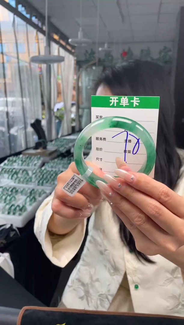 【闪购商品】石英质玉手镯未镶嵌78石英质玉手镯