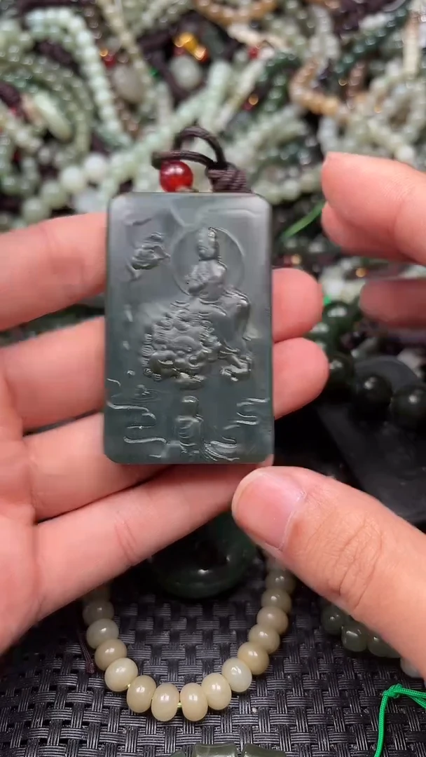 颈饰未镶嵌和田玉1