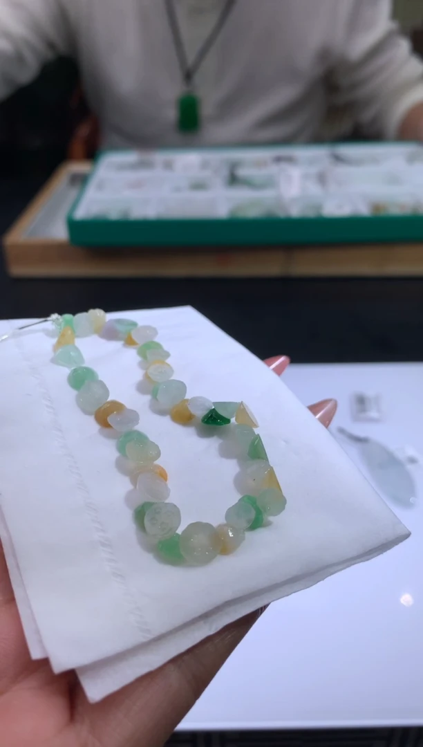 未镶嵌定制翡翠葫**麻翡翠