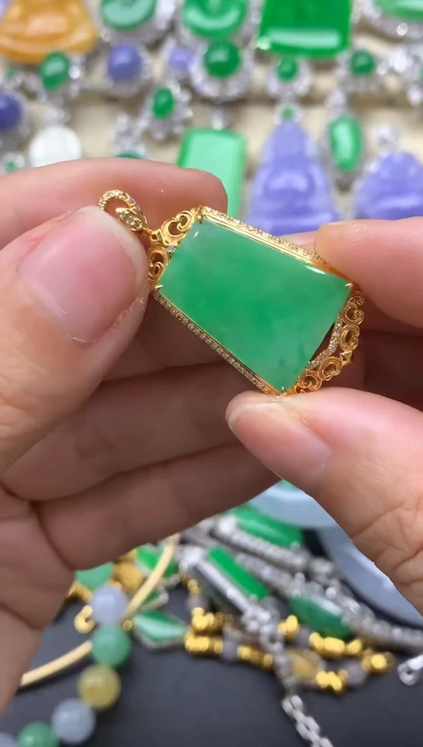【闪购商品】翡翠颈饰18K金镶嵌557-中国好珍宝