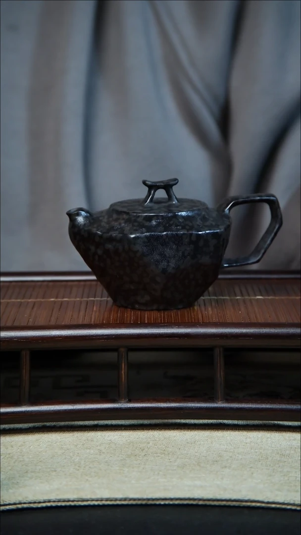 h****9天然冰碛岩随形壶