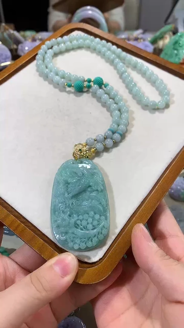 颈饰未镶嵌翡翠吊坠