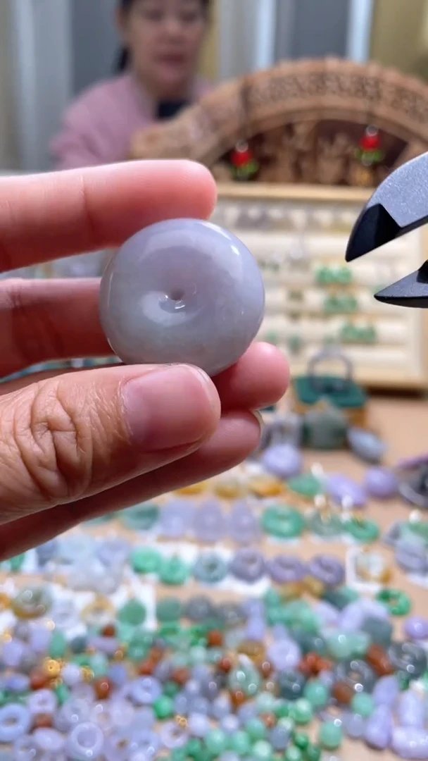 【闪购商品】翡翠颈饰未镶嵌平安扣