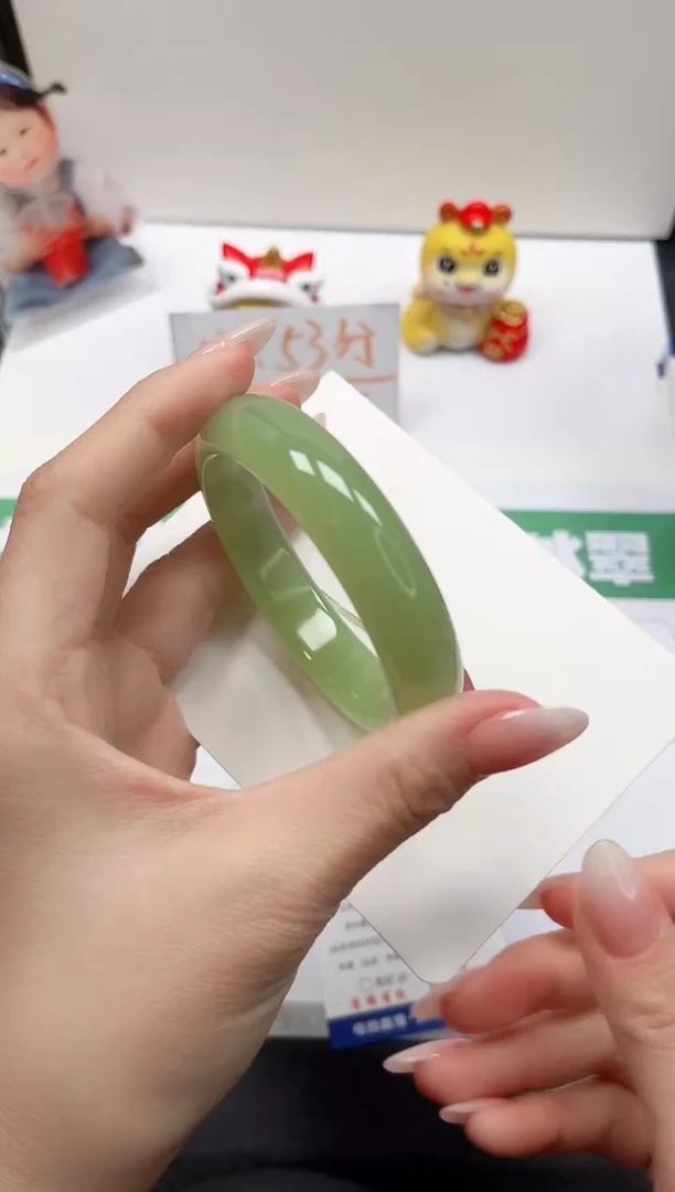 【闪购商品】石英质玉手镯未镶嵌8-55.6