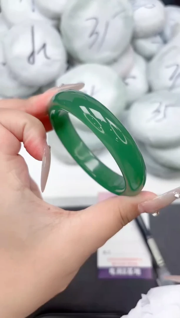 未镶嵌手镯石英质玉131-59.3